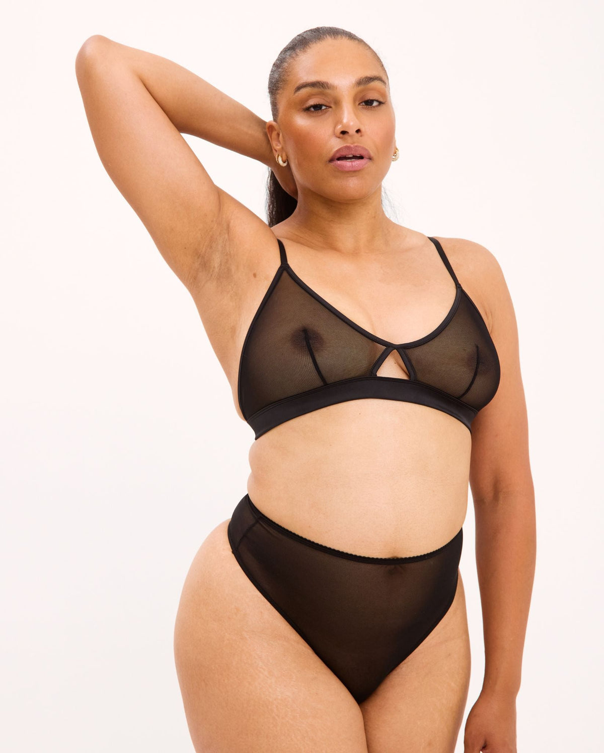 model-name=Danielle|model-size=XL
