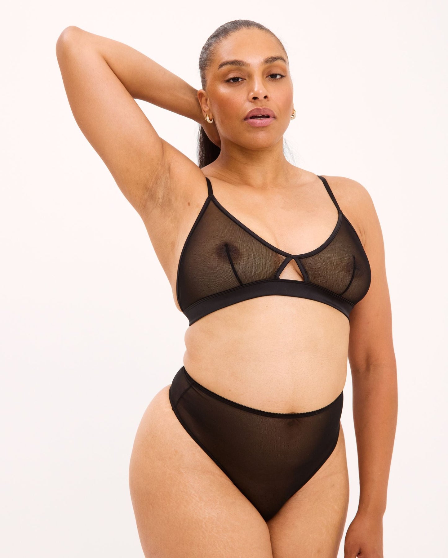 model-name=Danielle|model-size=XL