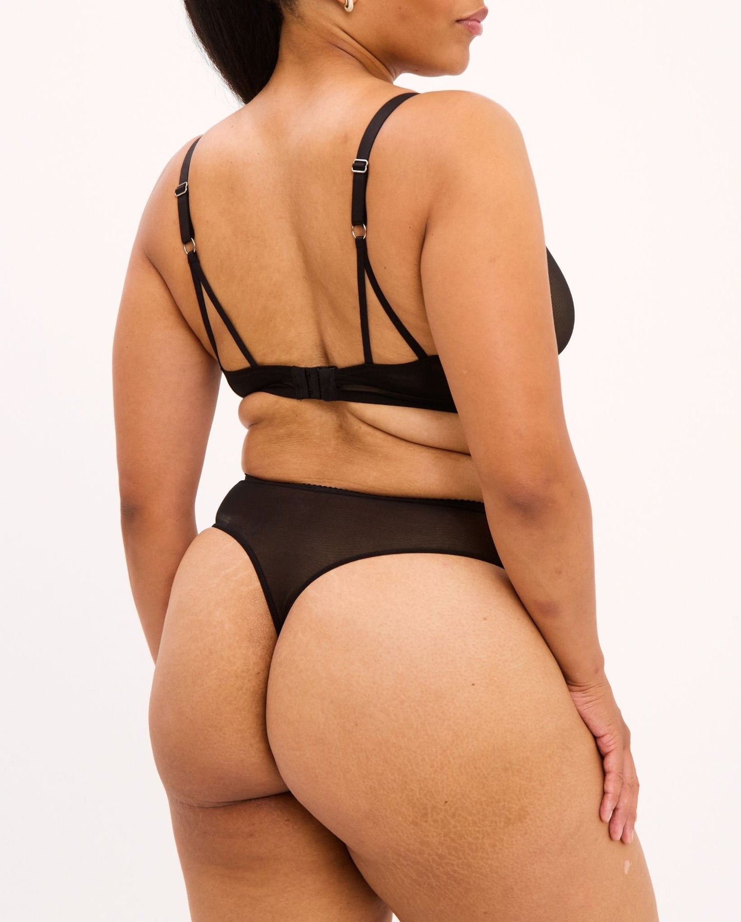 model-name=Danielle|model-size=XL