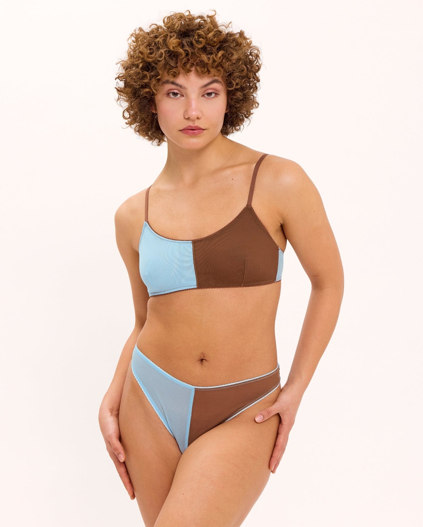 model-name=Felicia|model-size=M
