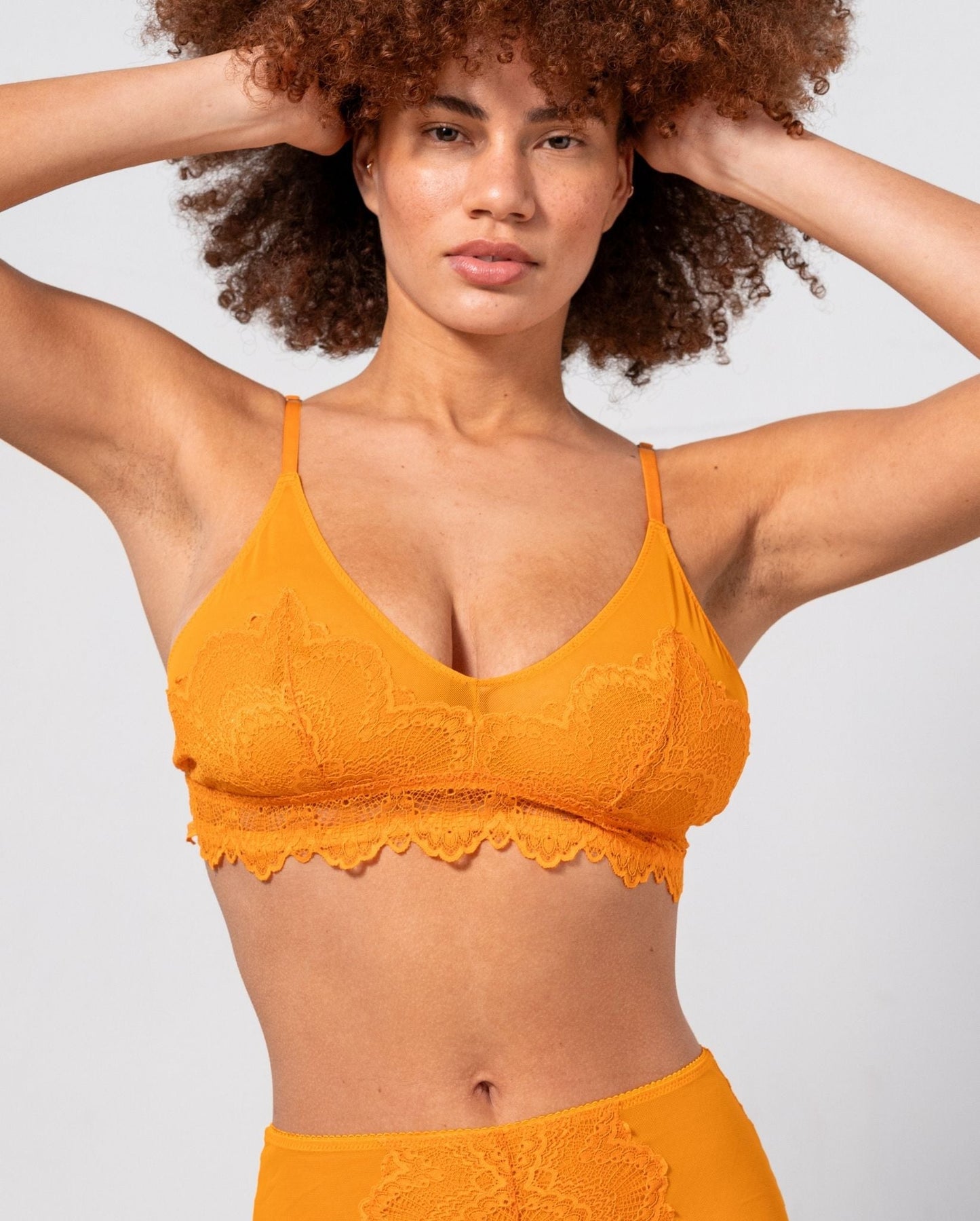 model-name=Laure|model-size=XL