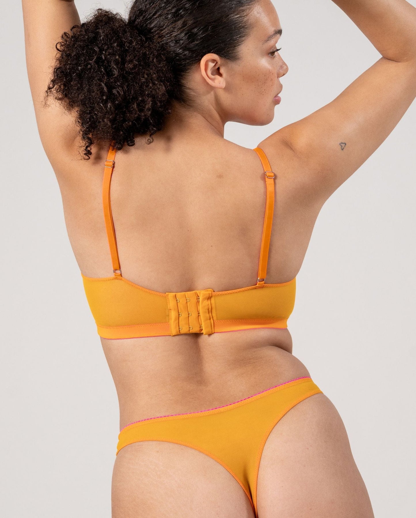 |model-size=M|