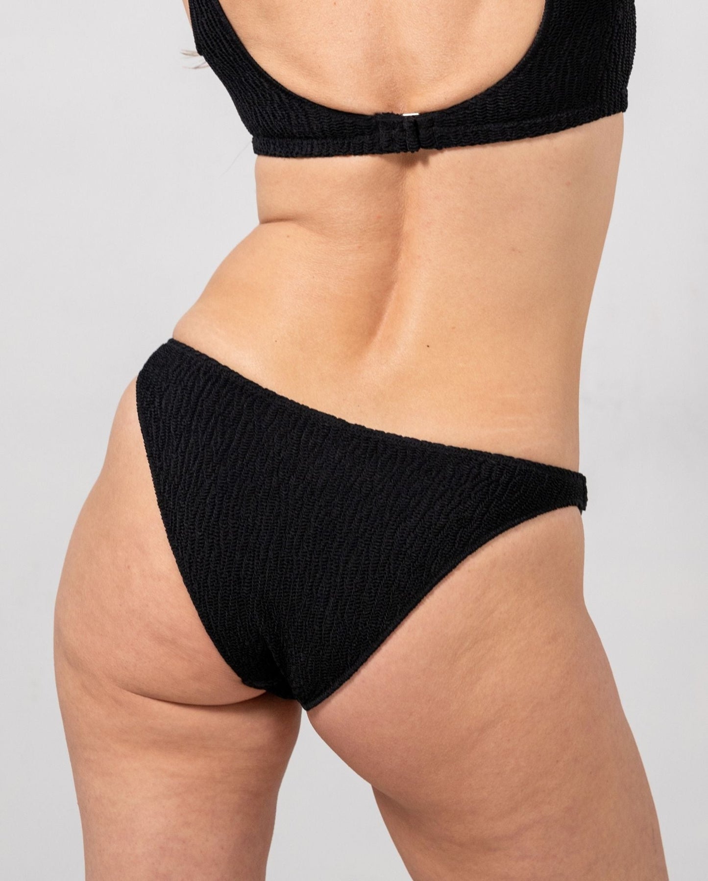 model-name=Rebecca|model-size=M