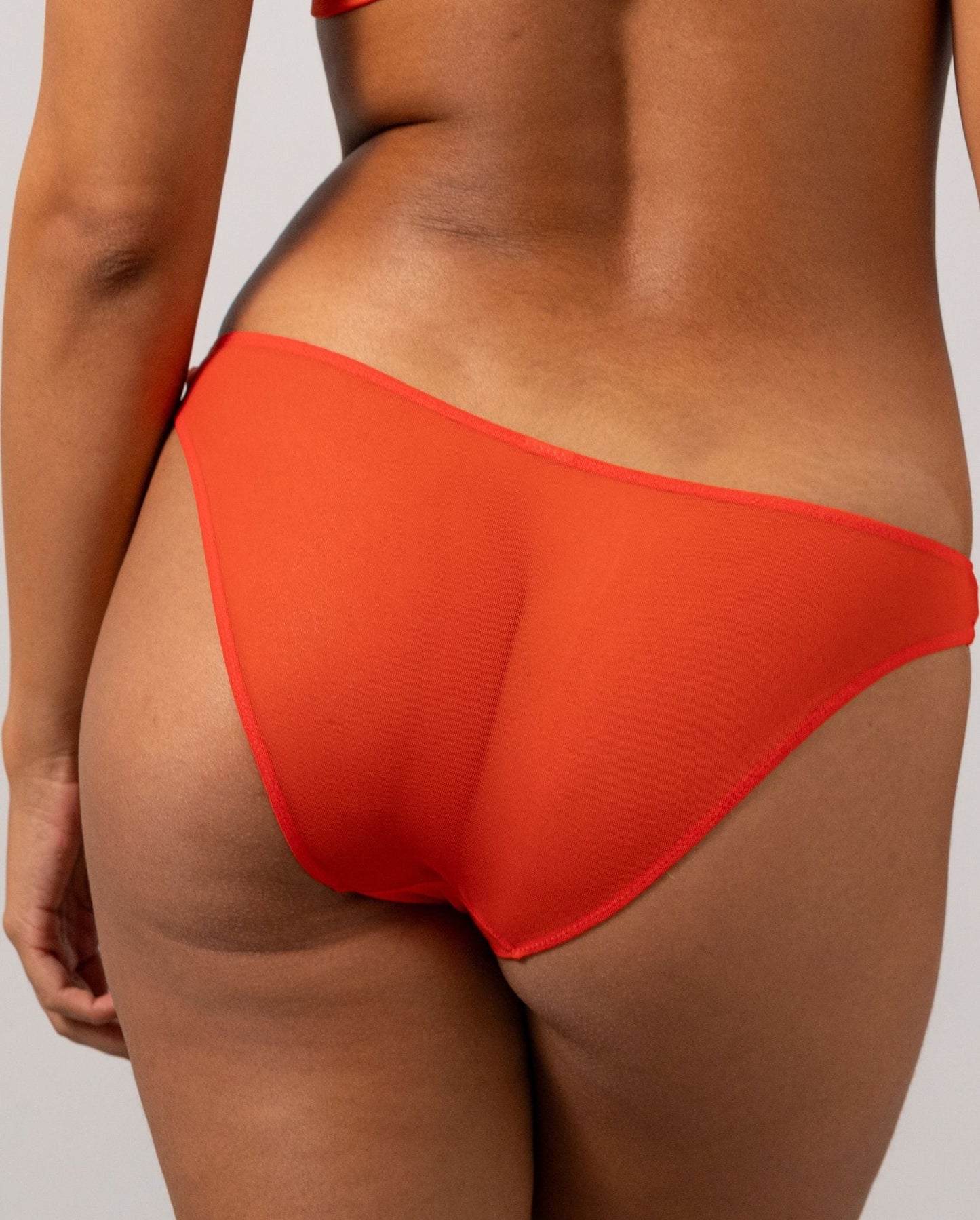 |model-size=M|color_fiery-red_main#color_fiery-red