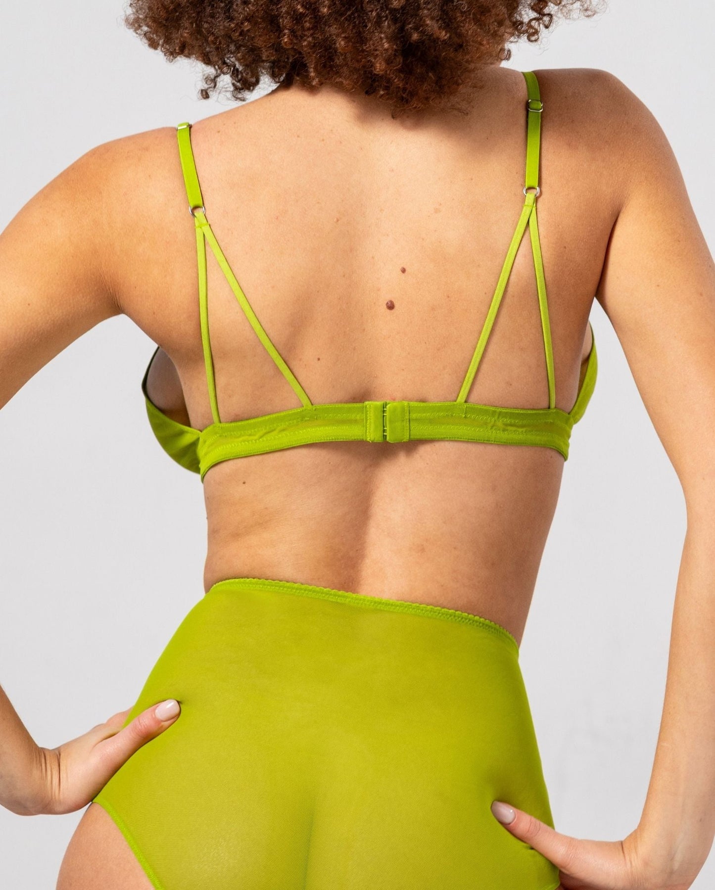 model-name=Laure|model-size=XL