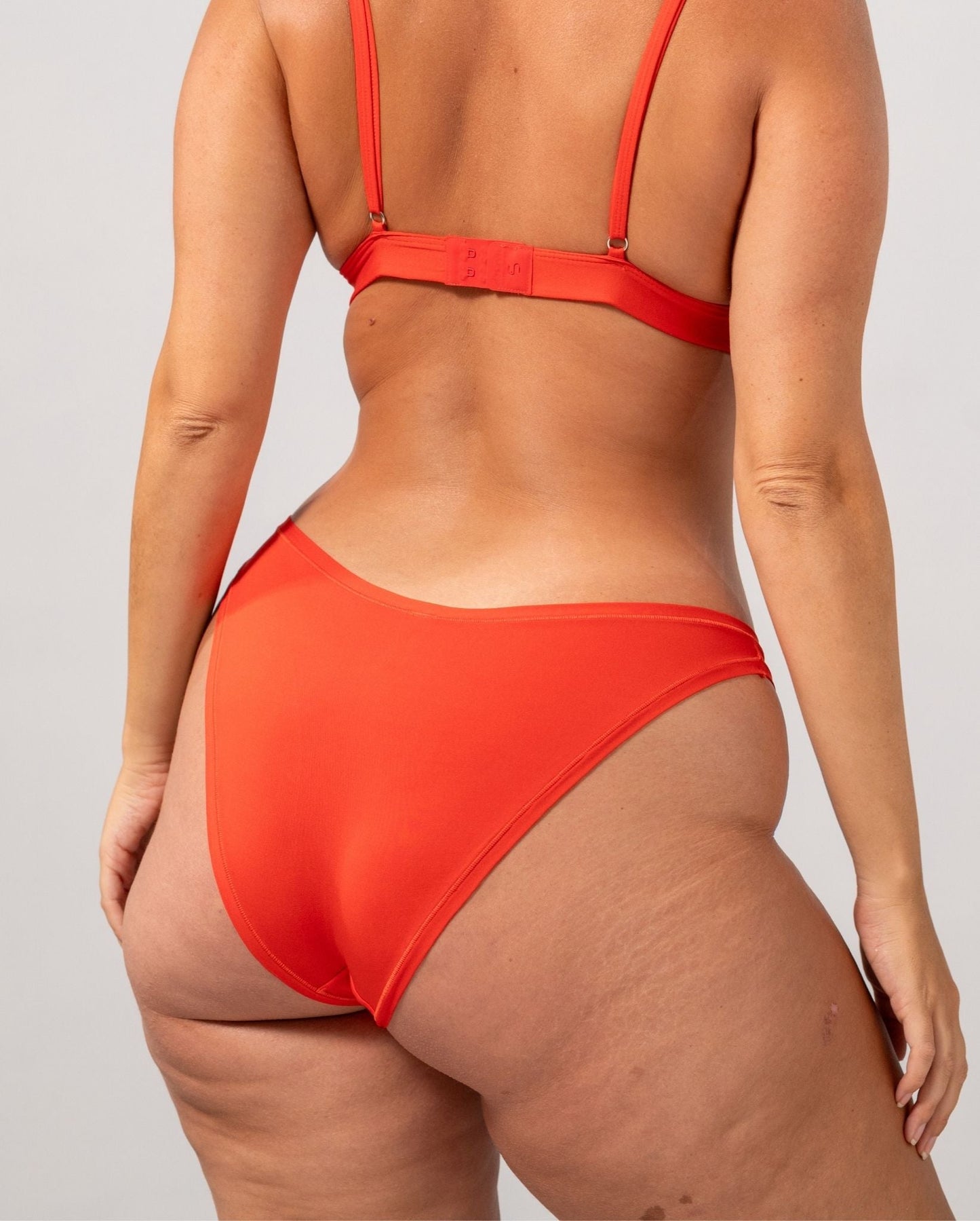 model-name=Rae|model-size=XL