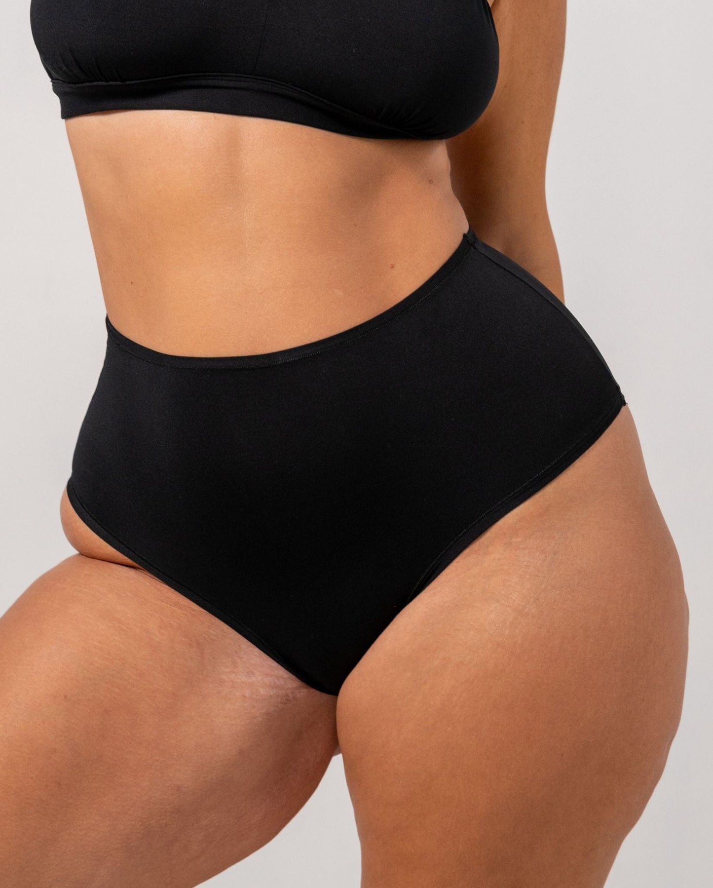 model-name=Rae|model-size=XL