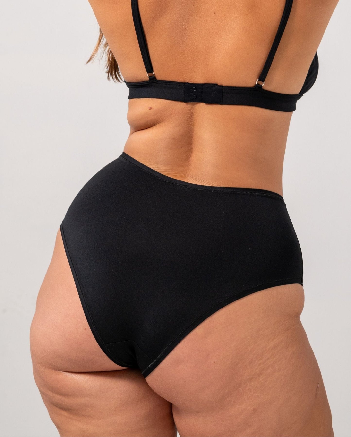 model-name=Rae|model-size=XL