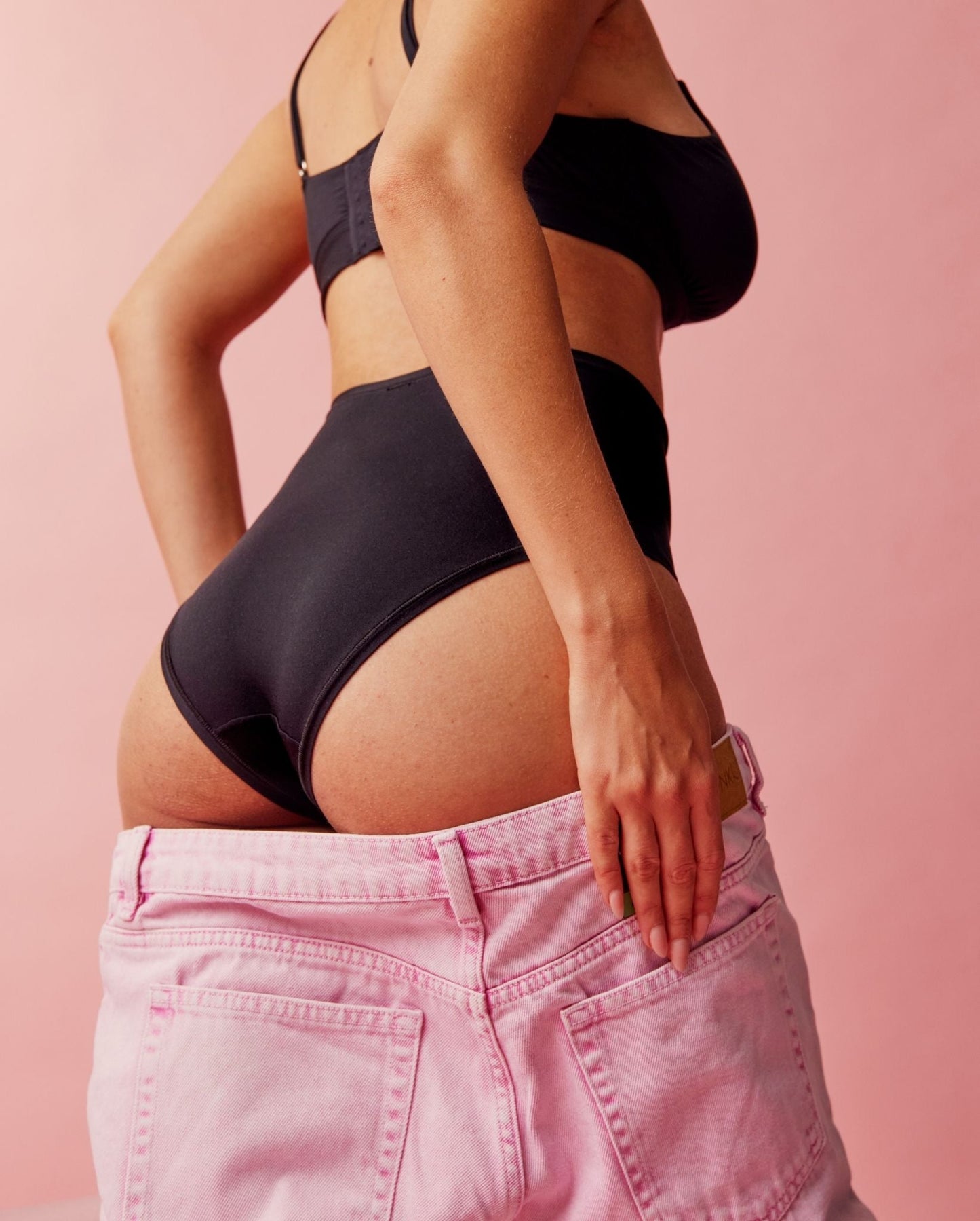 model-name=Laure|model-size=M
