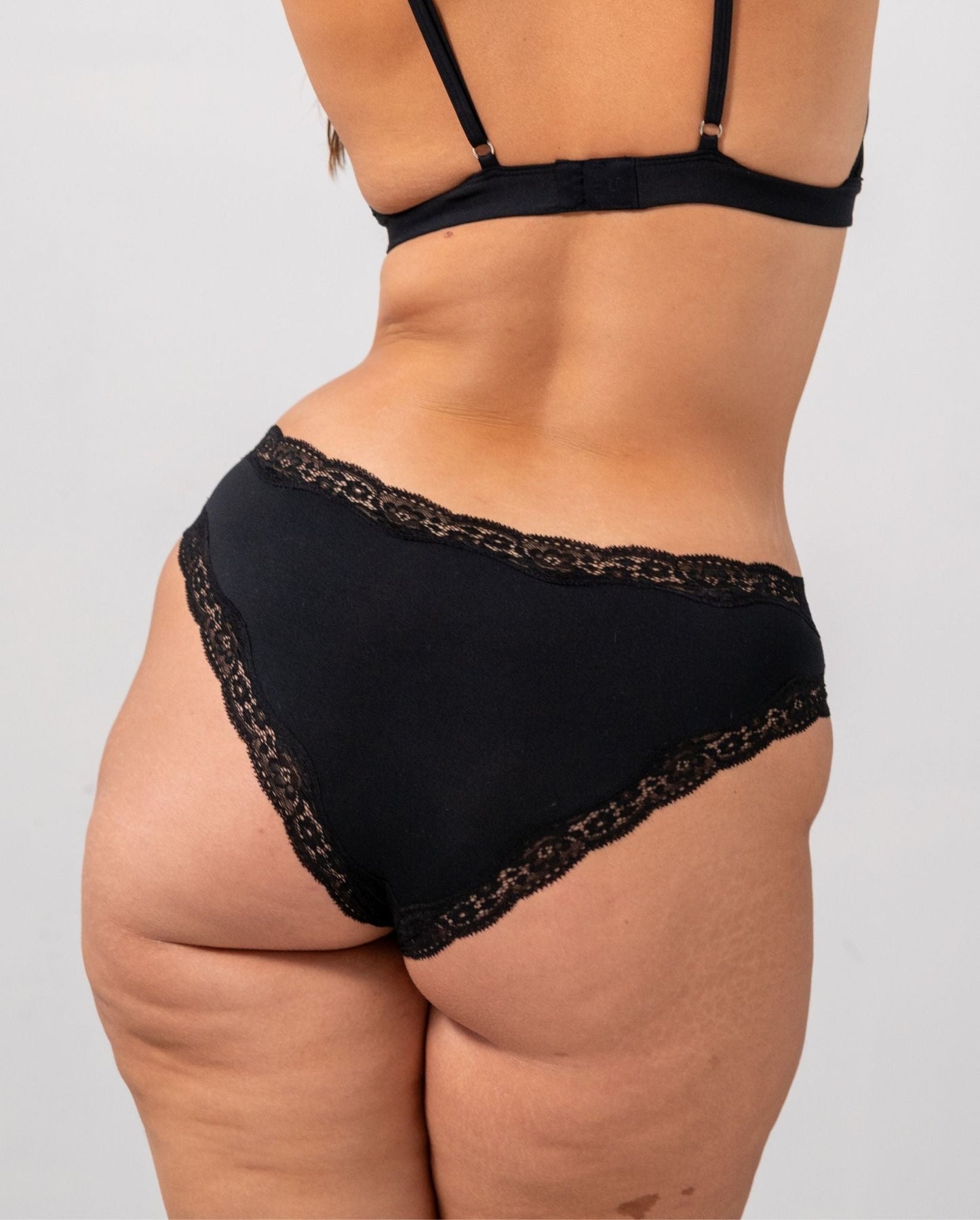 model-name=Rae|model-size=XL