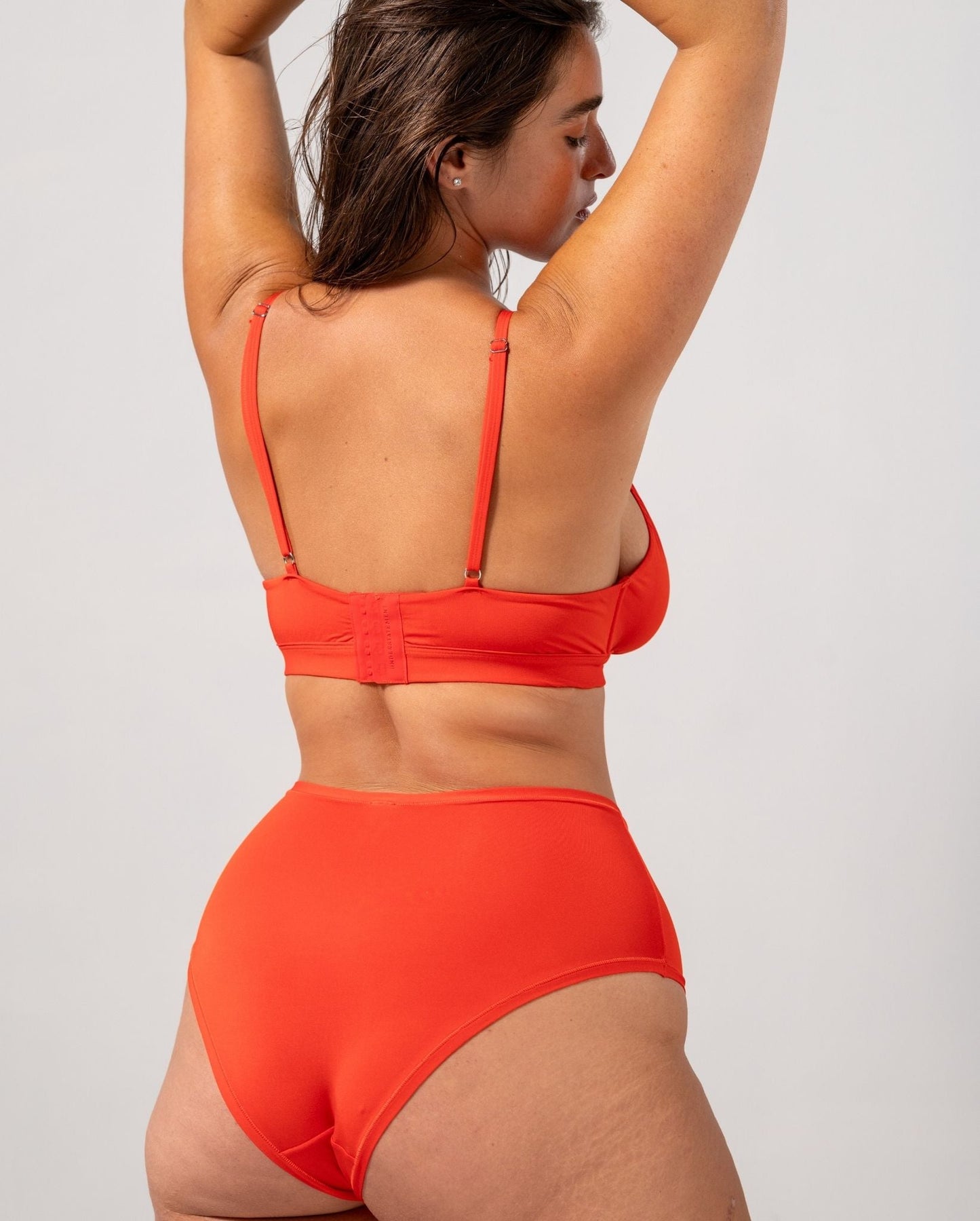 model-name=Rae|model-size=XL