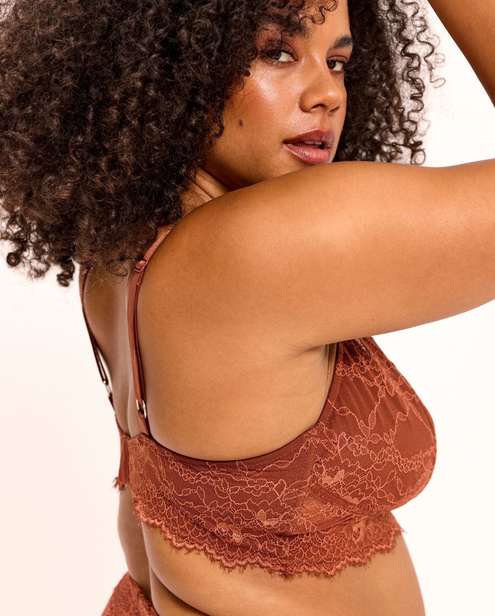 model-name=Simone|model-size=L+