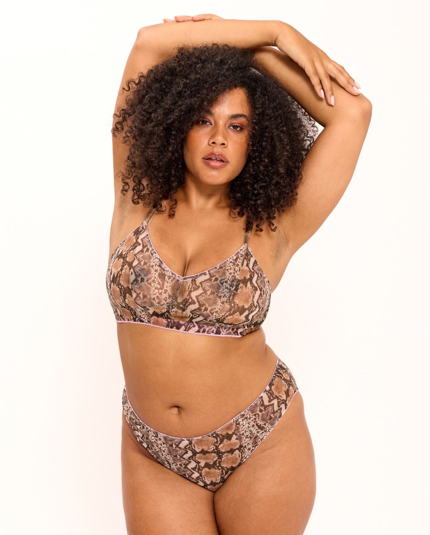 model-name=Simone|model-size=XL