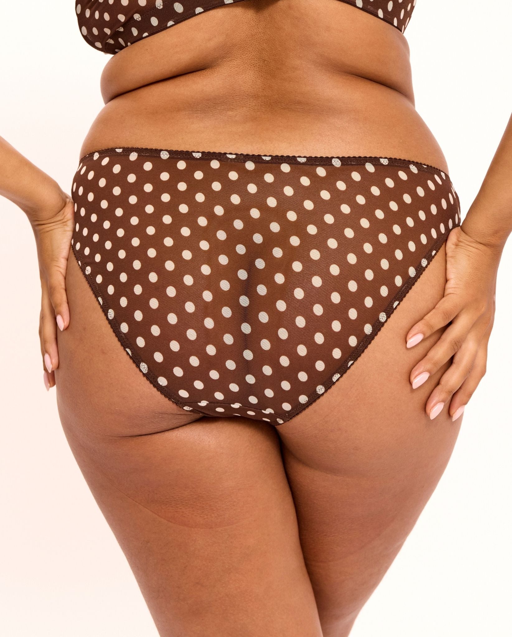 model-name=Simone|model-size=XL