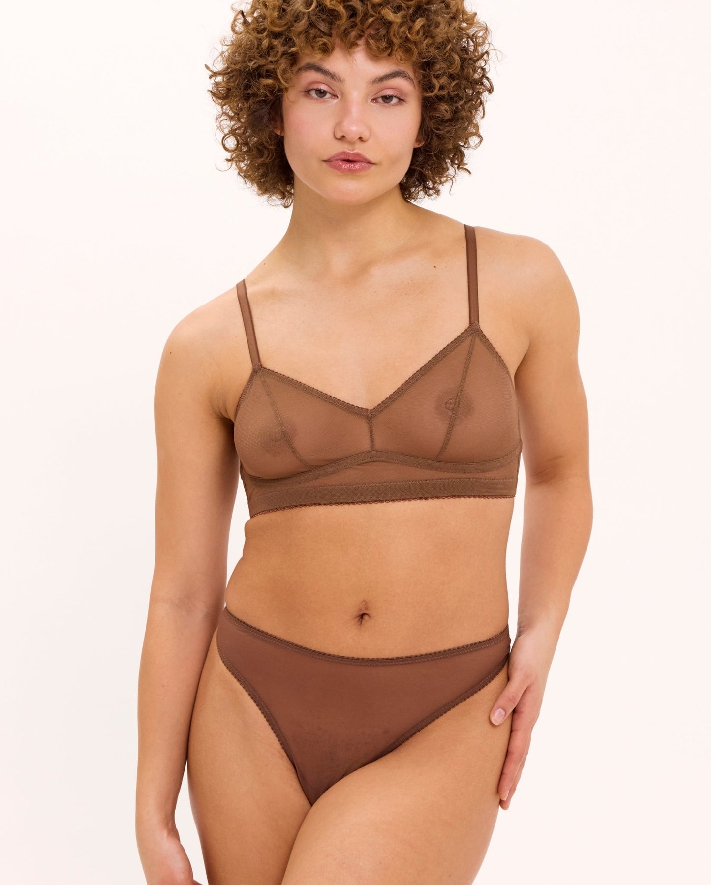 model-name=Felicia|model-size=M