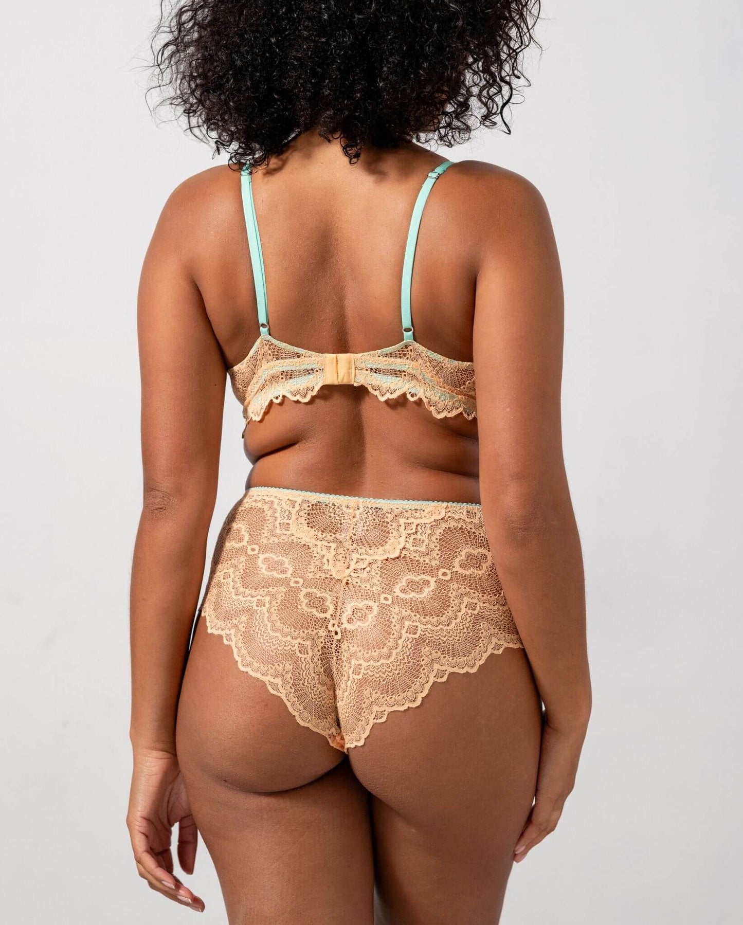 model-name=Baylie|model-size=M