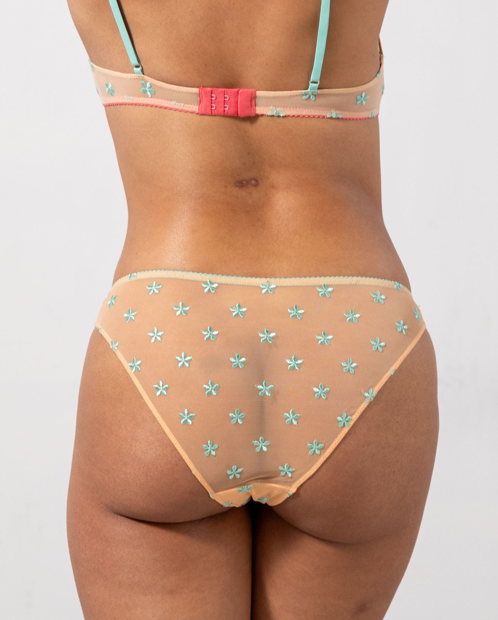 model-name=Rebecca|model-size=M