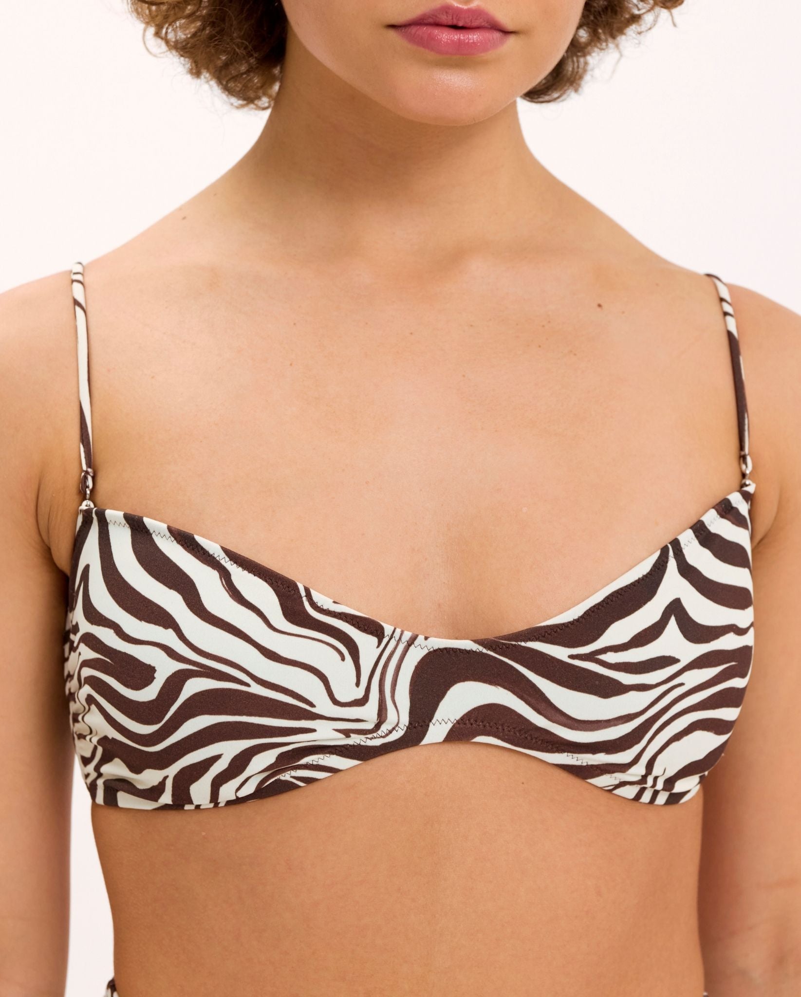 model-name=Felicia|model-size=M