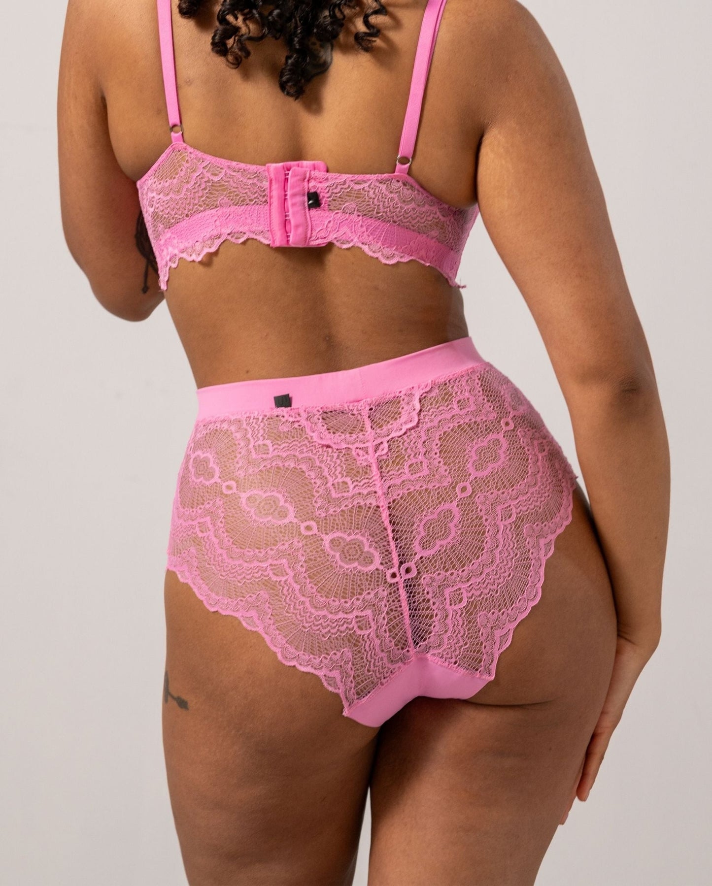 model-name=Bruna|model-size=M
