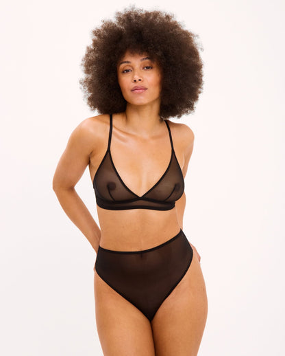 model-name= Davina |model-size=M