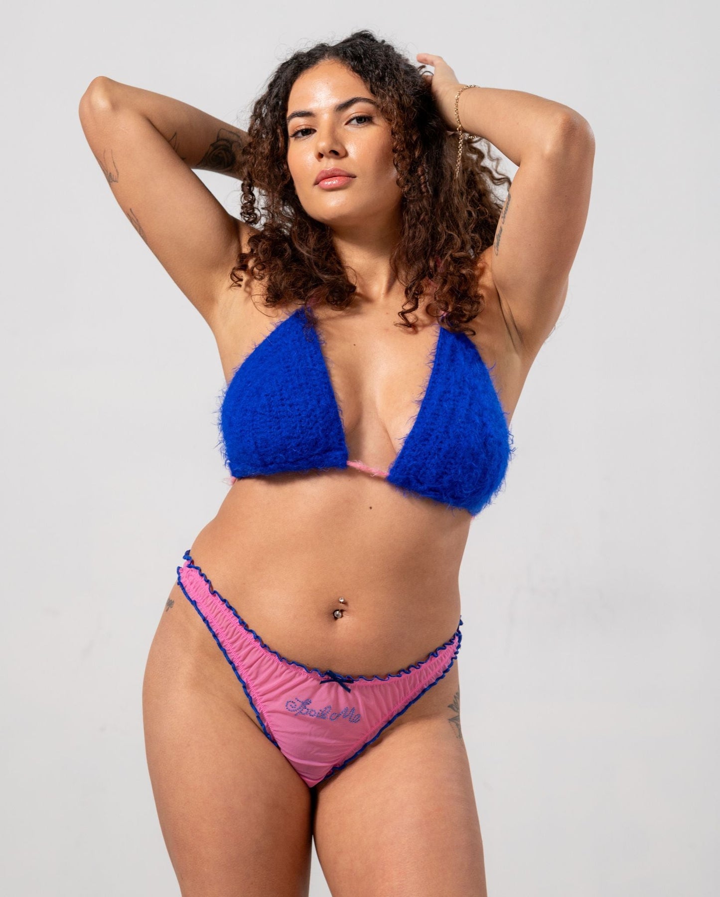 model-name=Pamela|model-size=XL