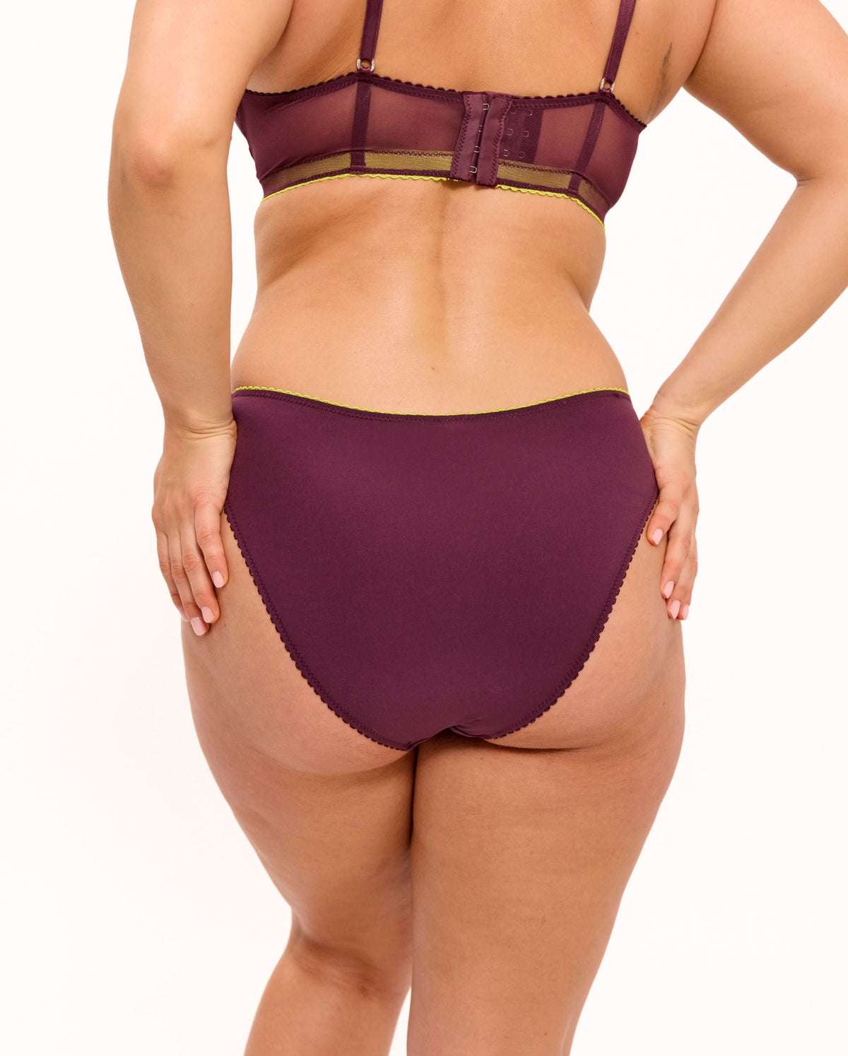 model-name=Zoe|model-size=L
