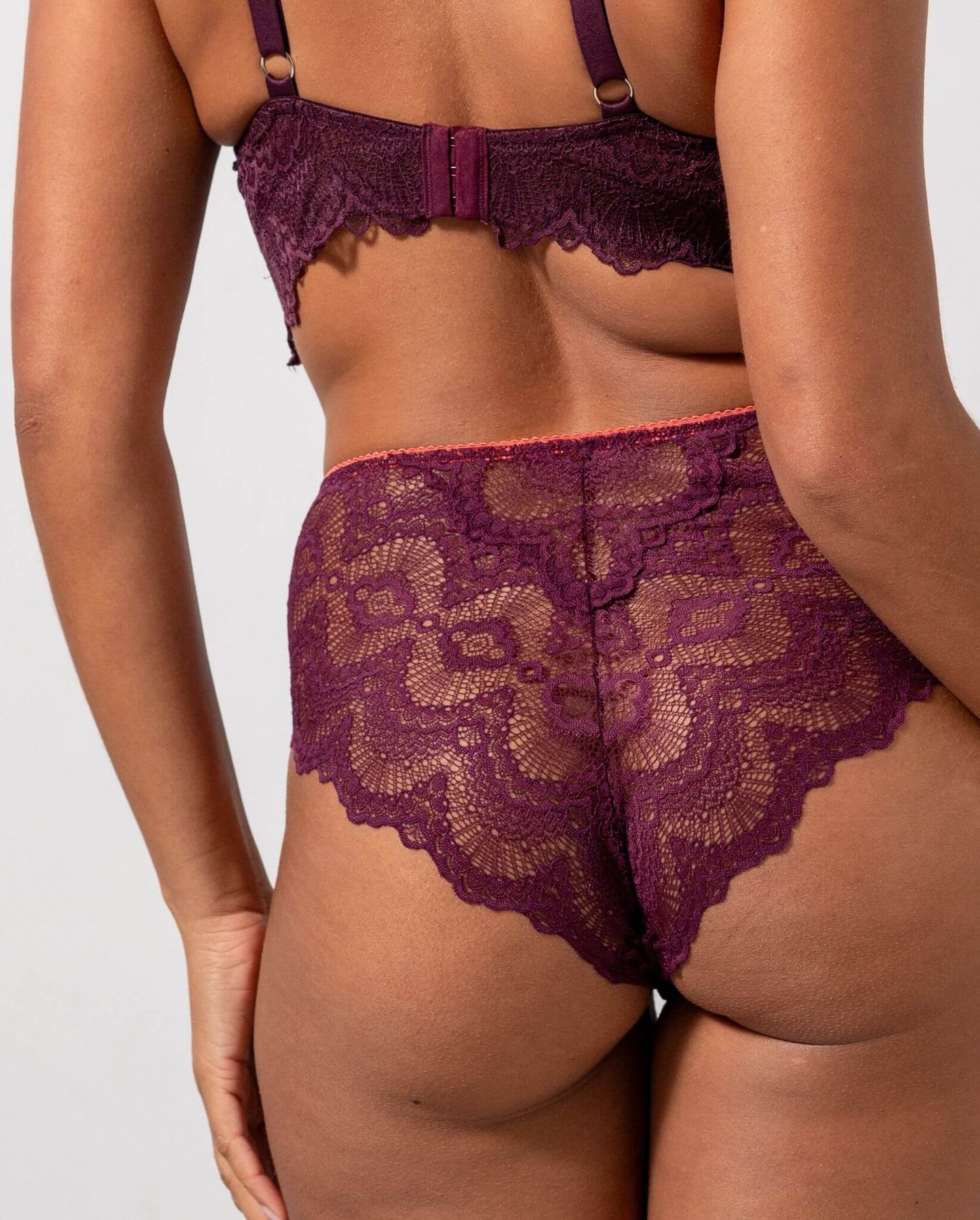 model-name=Baylie|model-size=M