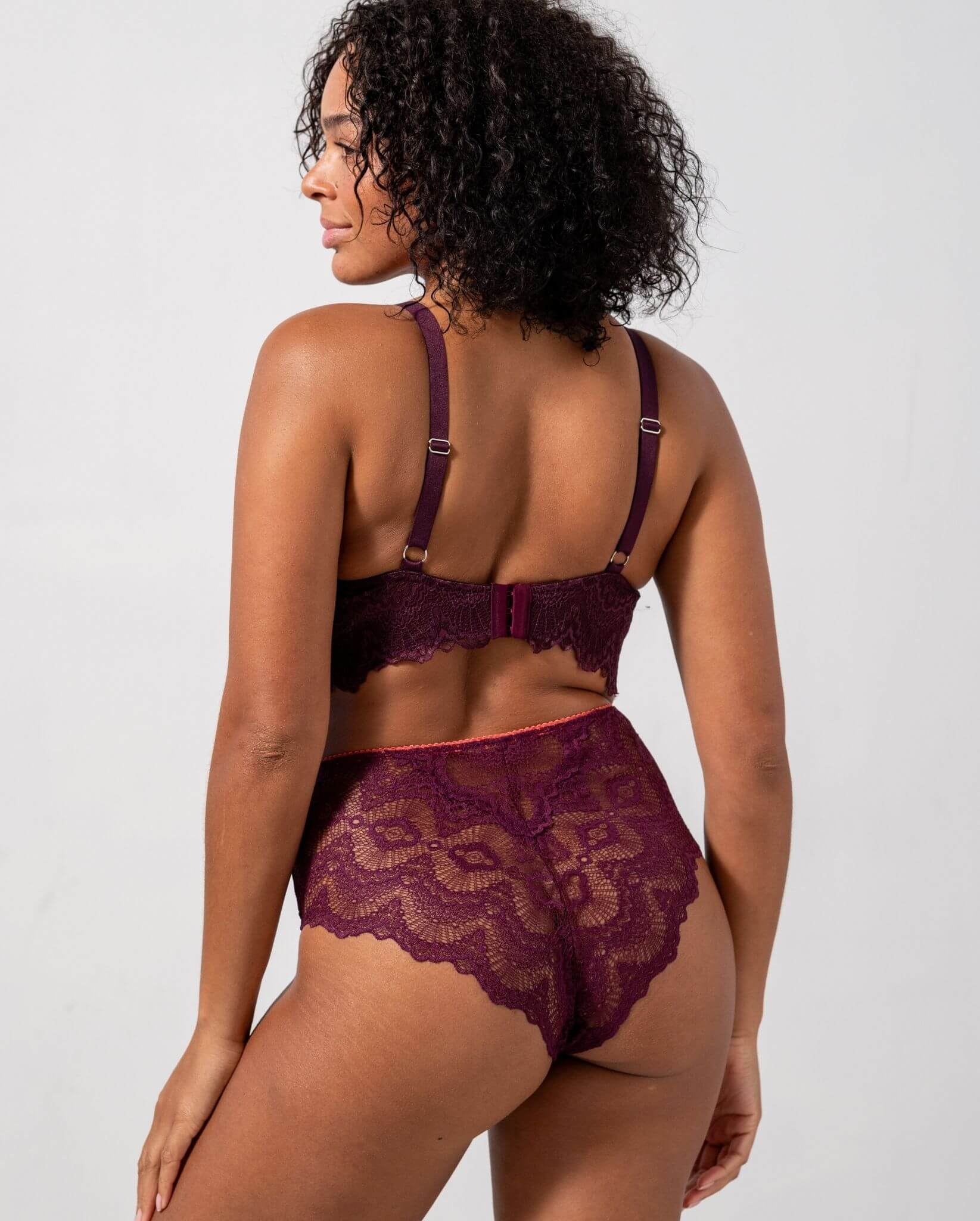 model-name=Baylie|model-size=M