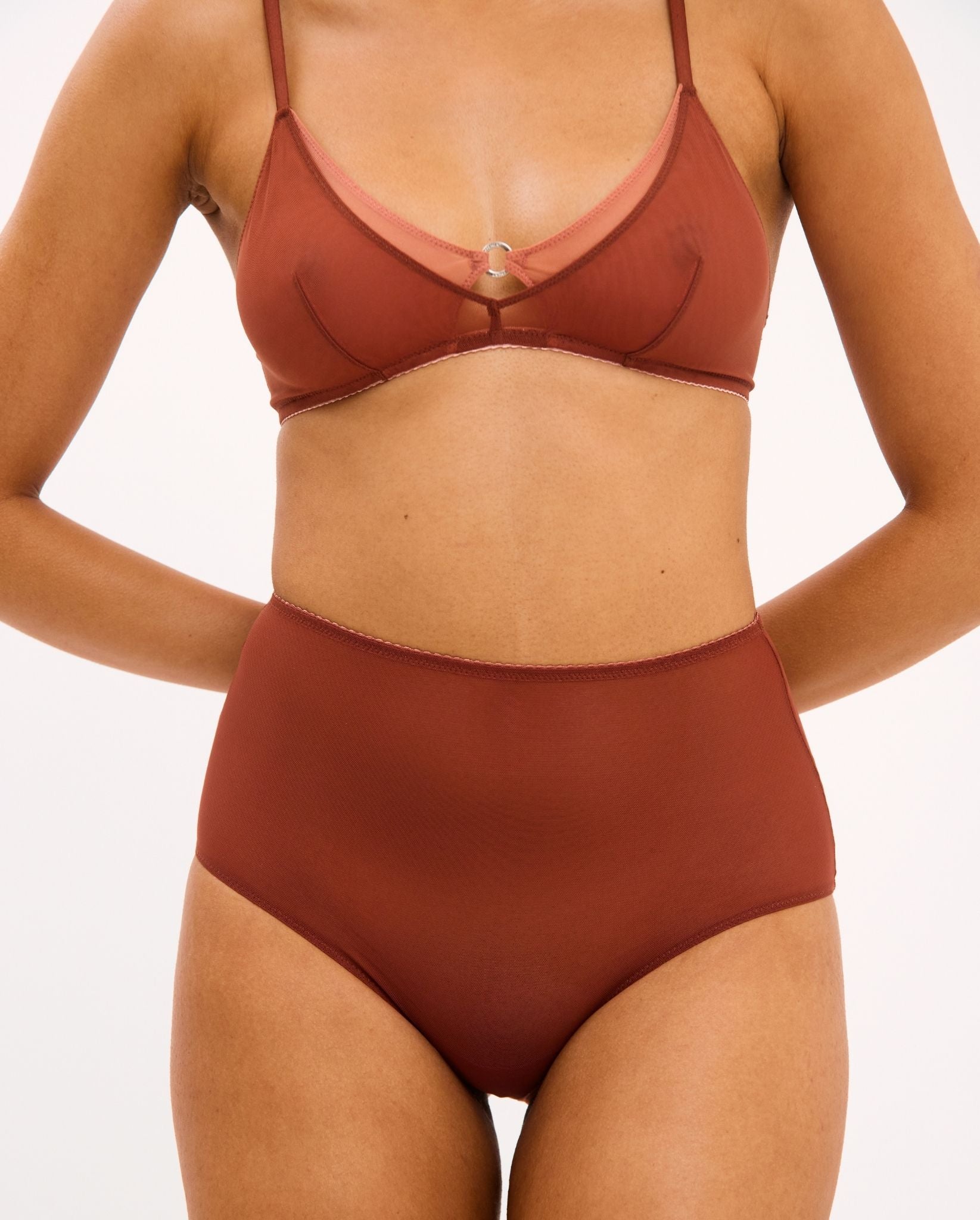model-name= Davina|model-size=M
