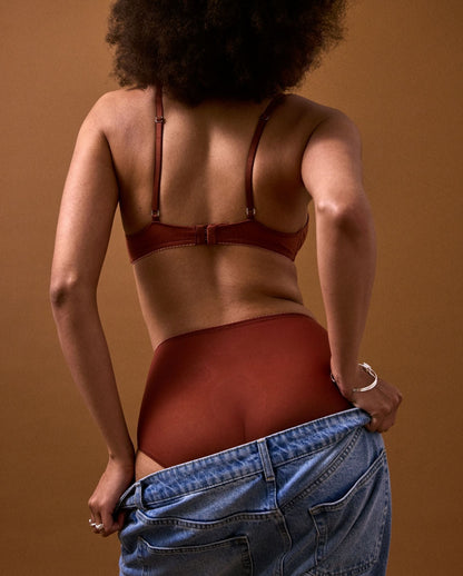 model-name= Davina|model-size=M