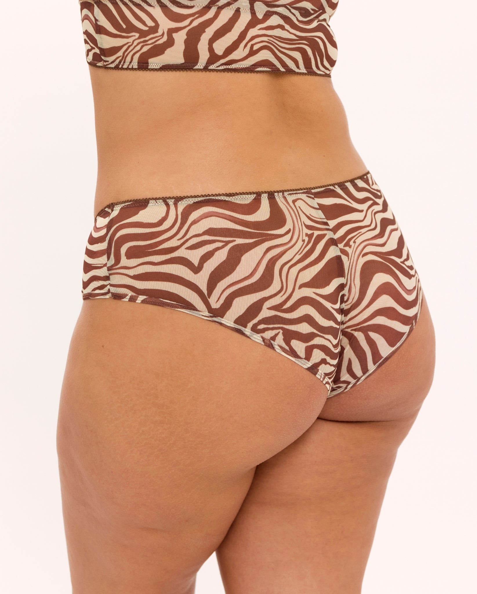 model-name=Isabelle|model-size=XL