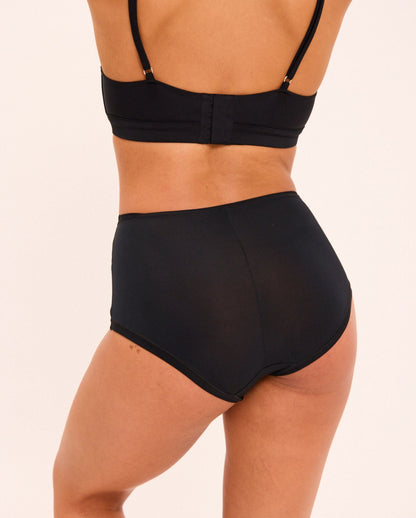model-name=Felicia|model-size=M