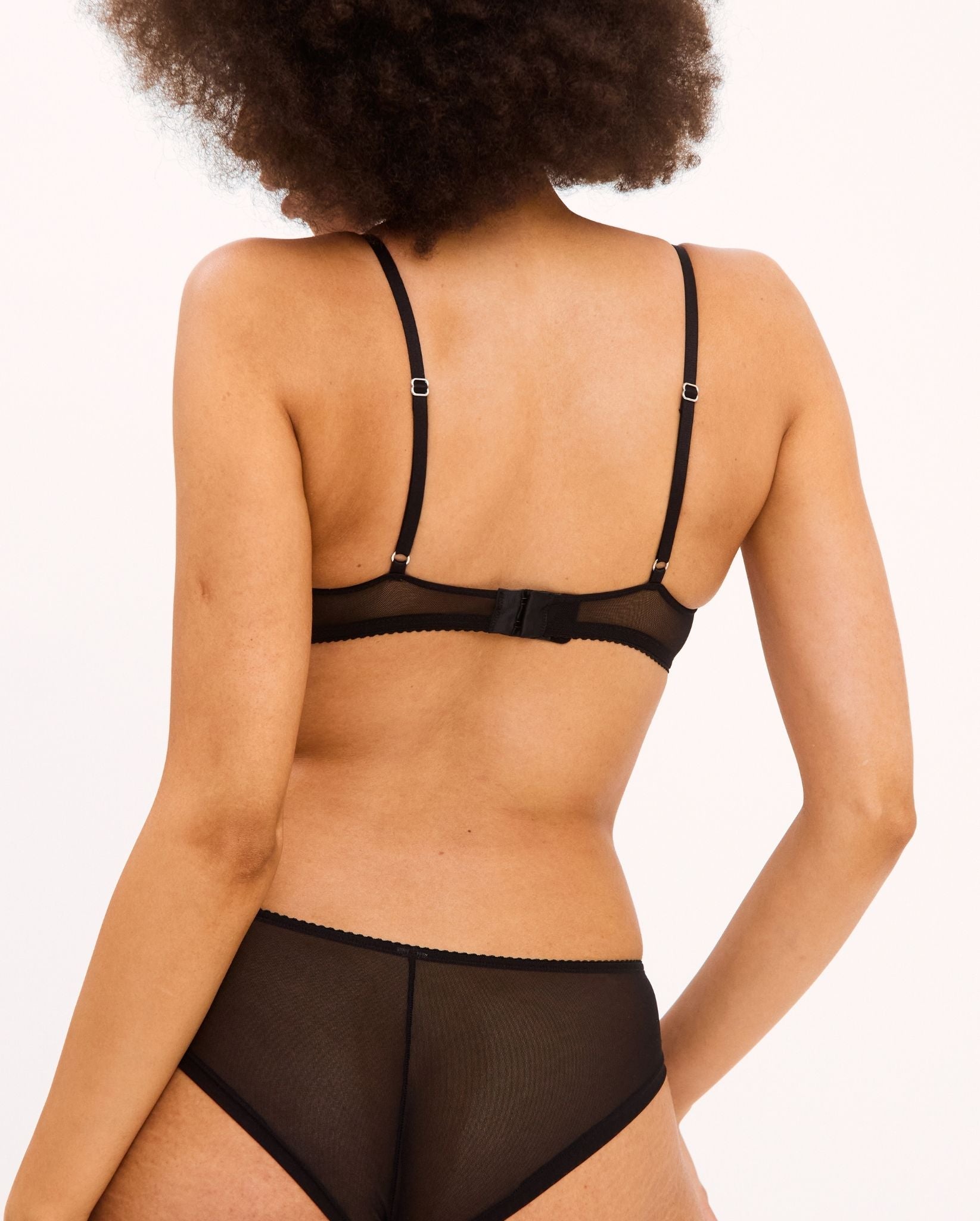 model-name=Davina|model-size=M