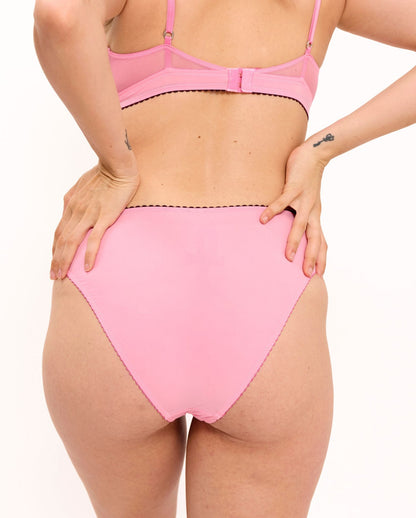 model-name=Caroline|model-size=M