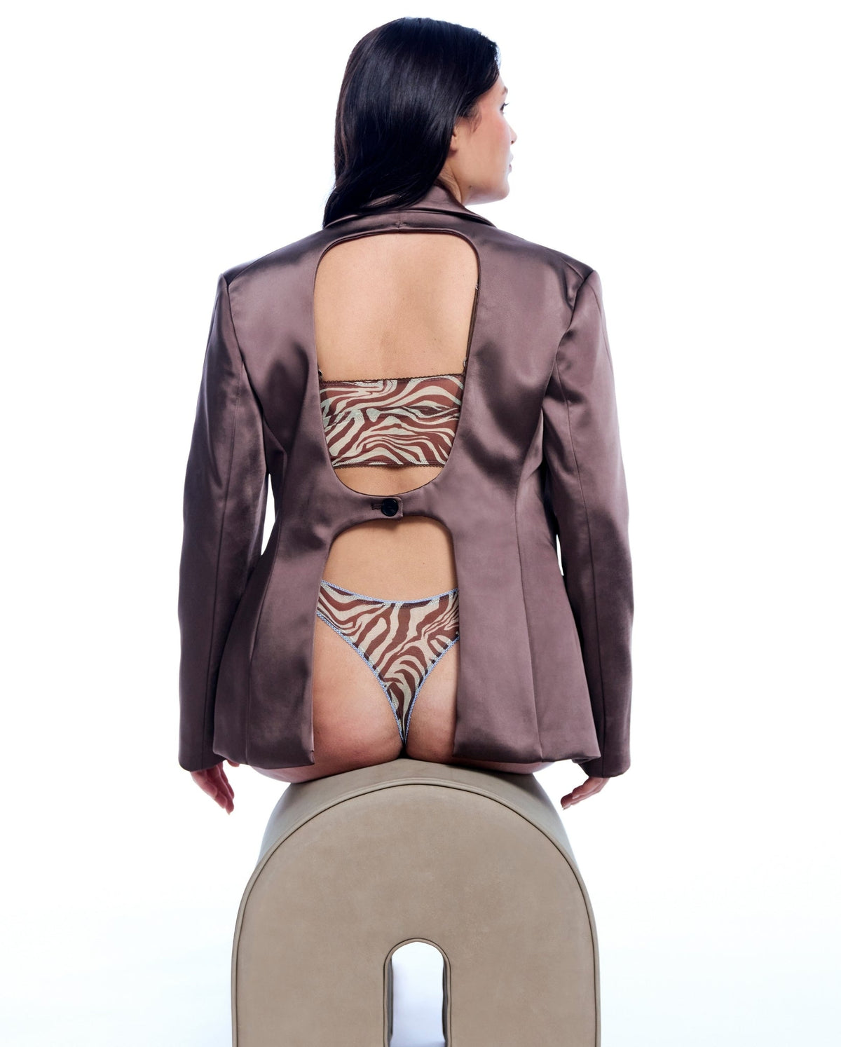 model-name=Isabelle|model-size=XL