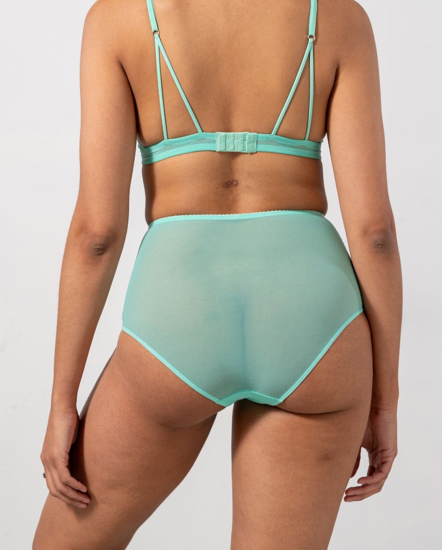 model-name=Rebecca|model-size=M