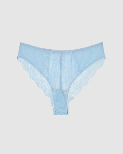An flattering lace panty in sky blue.