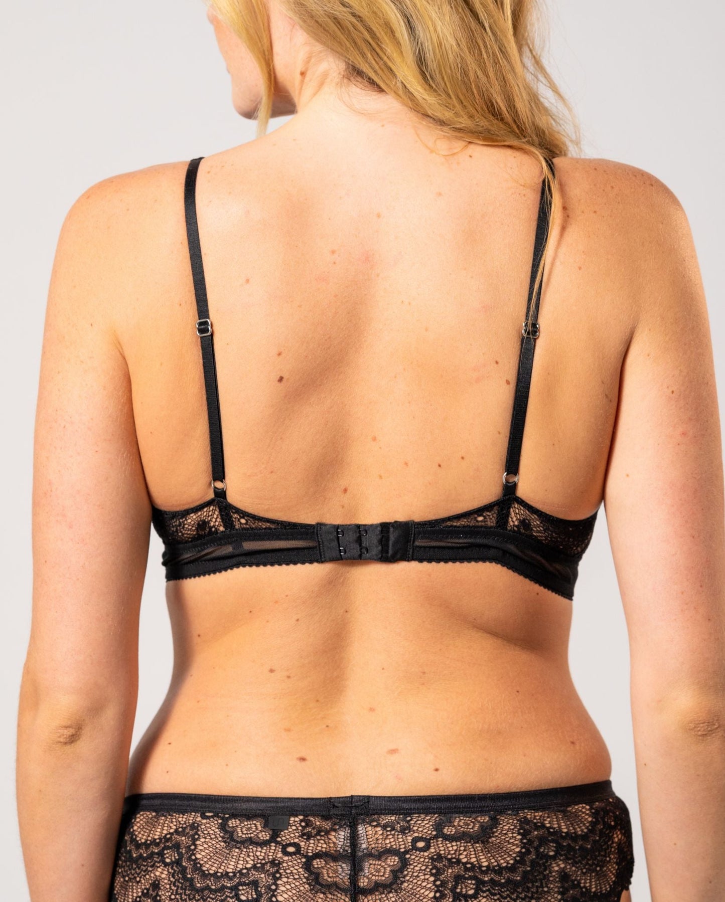 model-name=Veerle|model-size=M