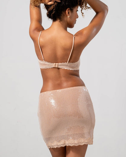 model-name=Janine|model-size=M