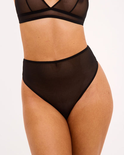 model-name=Davina|model-size=M