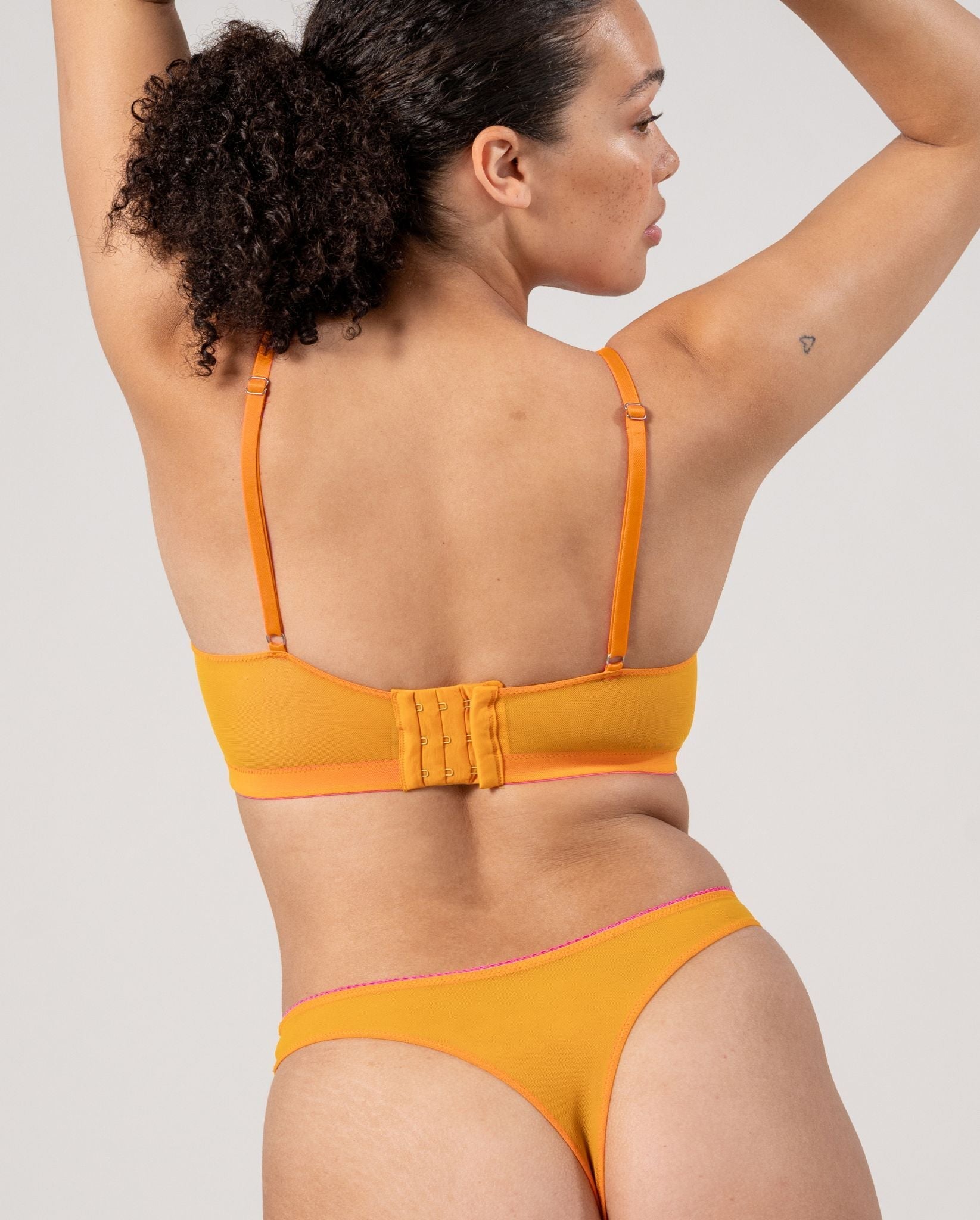 |model-size=M|