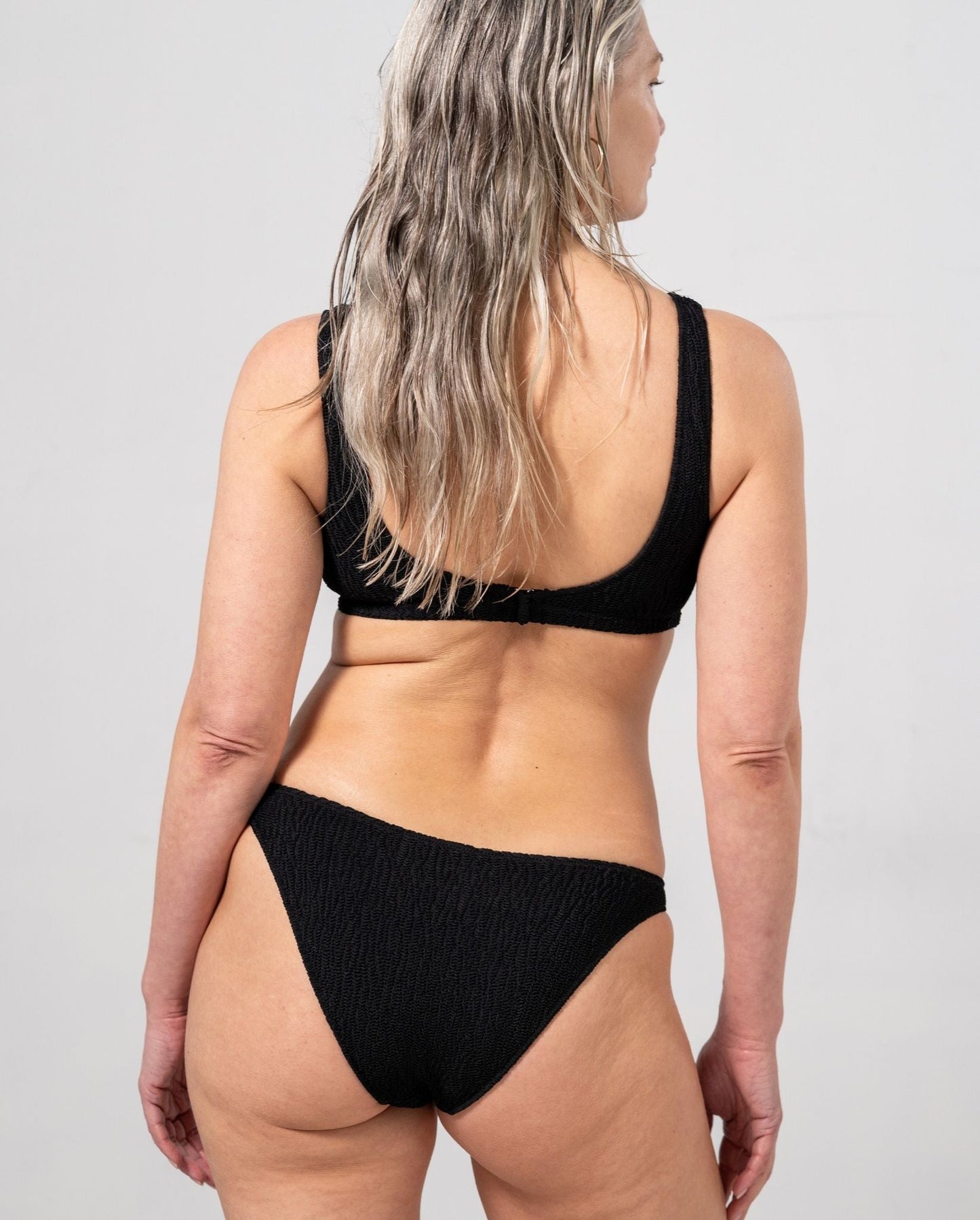 model-name=Rebecca|model-size=M