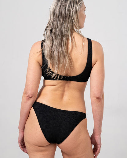 model-name=Rebecca|model-size=M