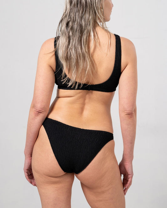 model-name=Rebecca|model-size=M