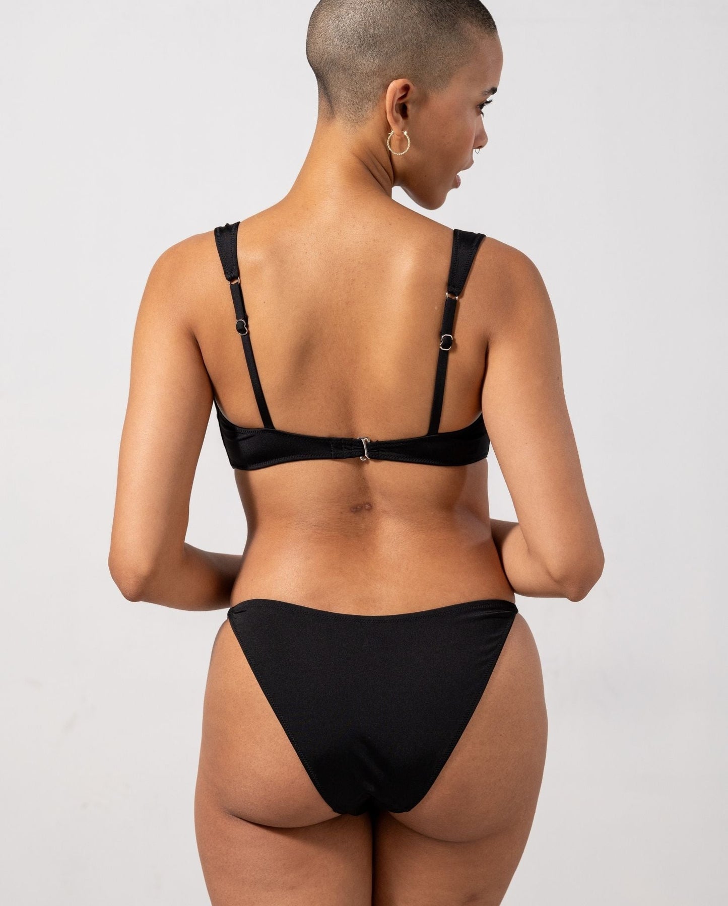 model-name=Rebecca|model-size=M