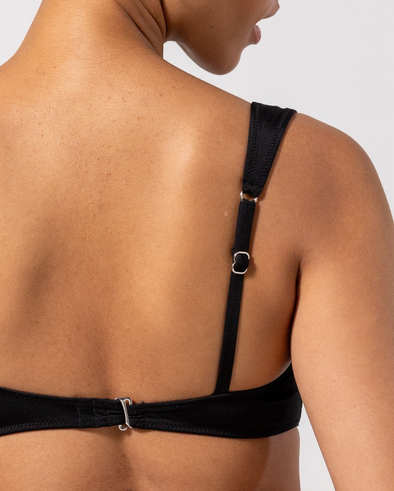 model-name=Rebecca|model-size=M