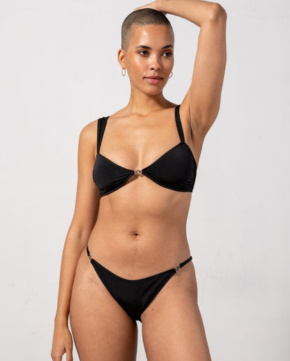 model-name=Rebecca|model-size=M