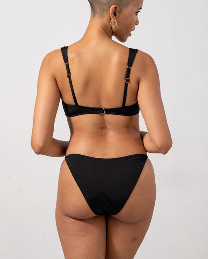 model-name=Rebecca|model-size=M