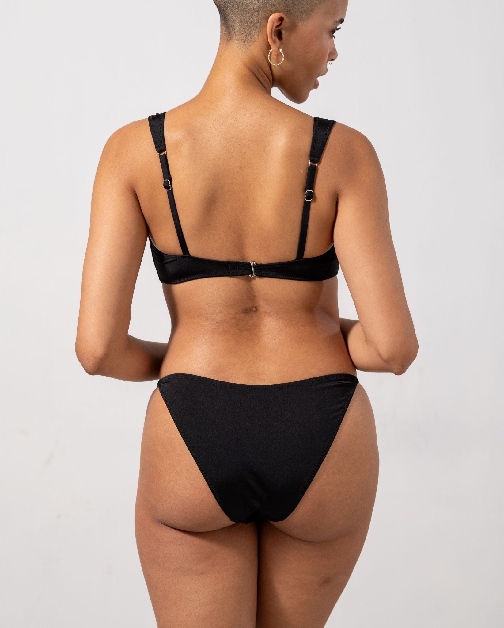 model-name=Rebecca|model-size=M