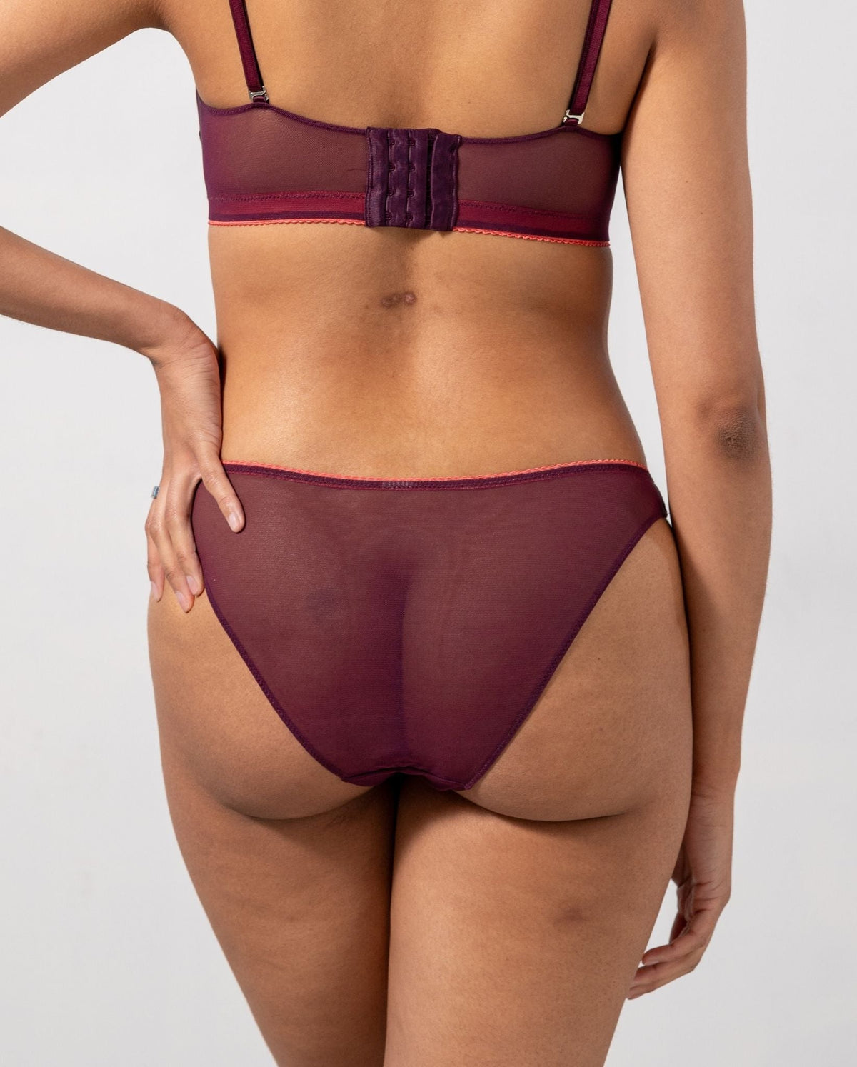 model-name=Rebecca|model-size=M